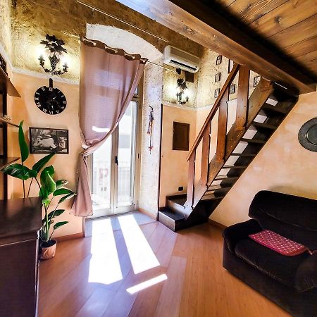 Cozy Classical Residence In The City Center Bari Bagian luar foto